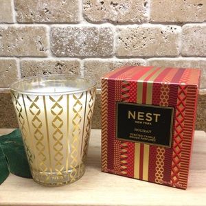 New Nest Fragrance Holiday Candle - 230 g